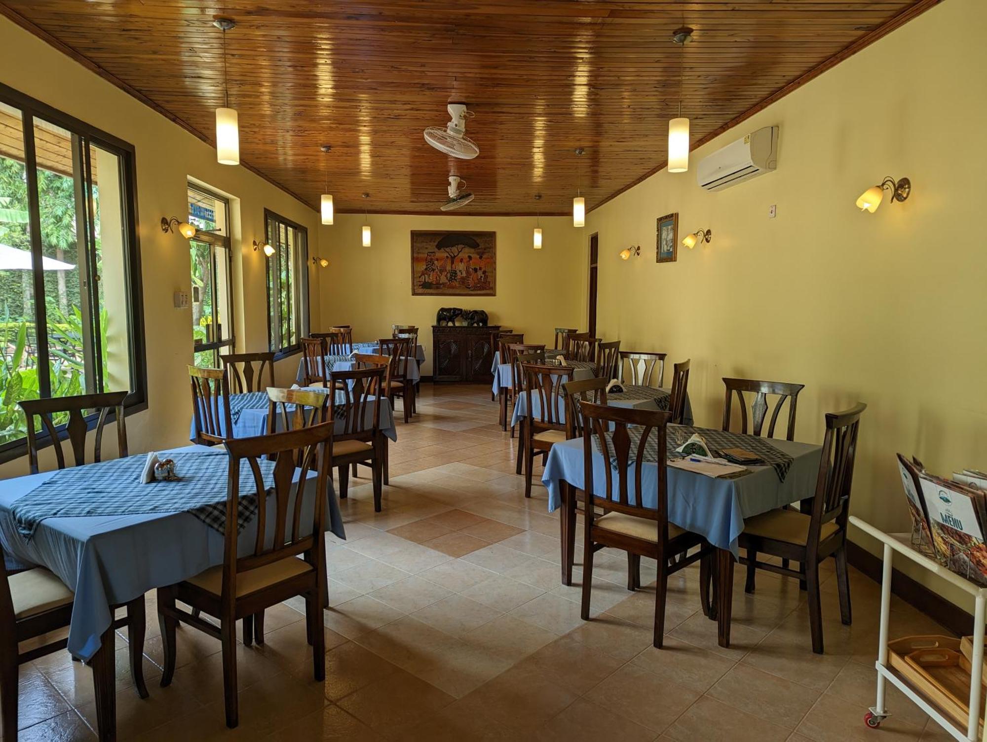Parkview Inn Moshi Esterno foto